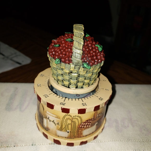 Beautiful Country Kitchen Berry Basket Timer - Picture 2 of 5